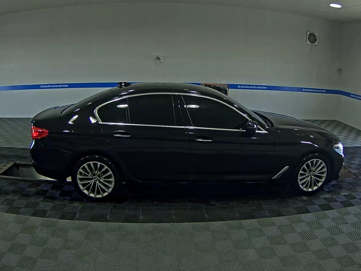BMW 5 SERIES (7TH GEN) 520d LUXURY LINE SPECIAL 2018 - zdjęcie 4