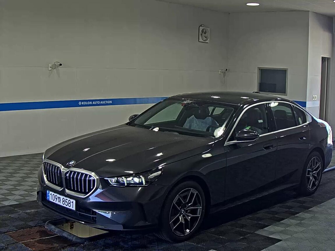 BMW 5 SERIES (8TH GEN) 520i 2026 - zdjęcie 2