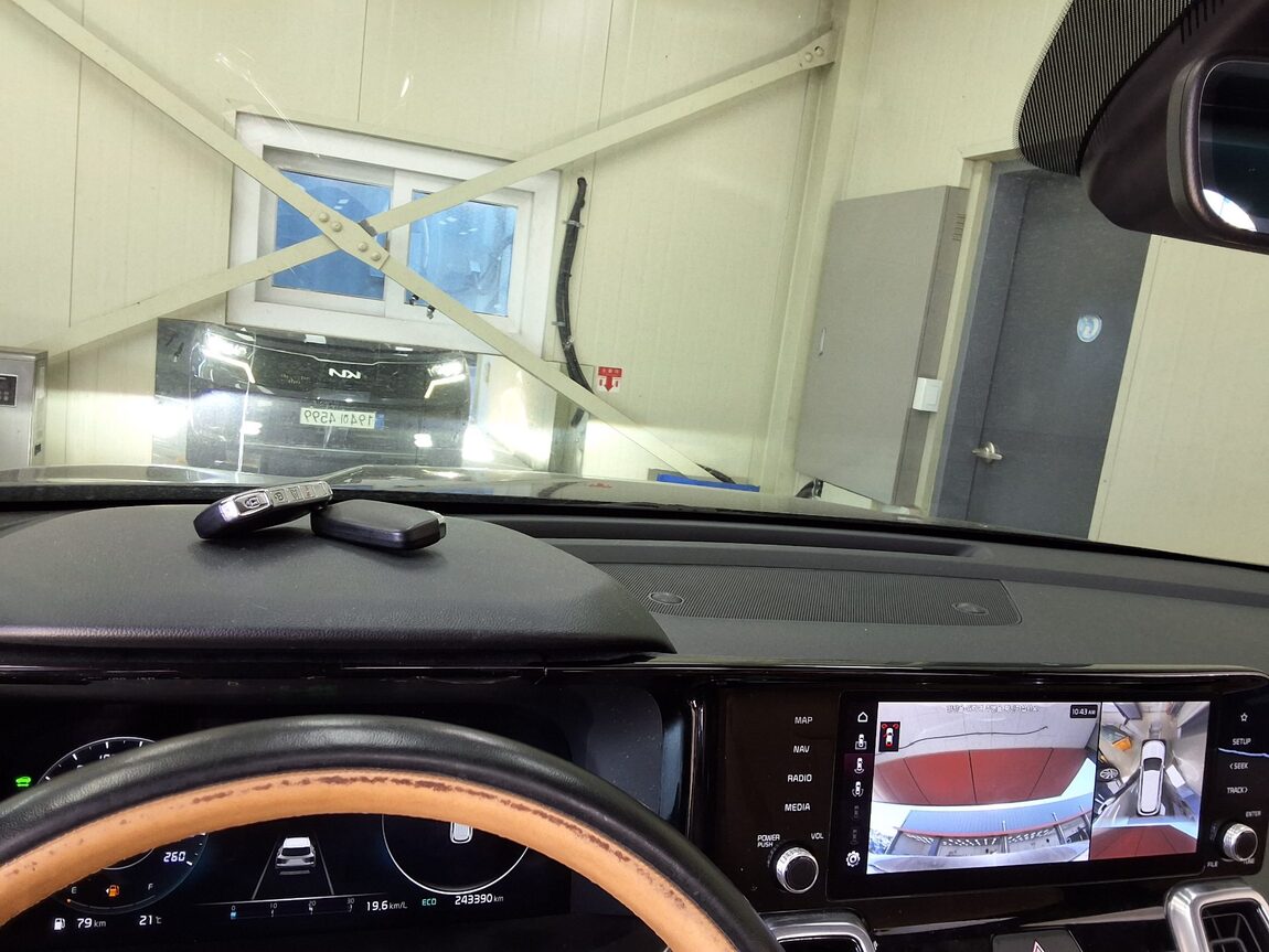 KIA NEW SORENTO HYBRID (MQ4) 1.6 HEV 2WD NOBLESSE 2023 - zdjęcie 25