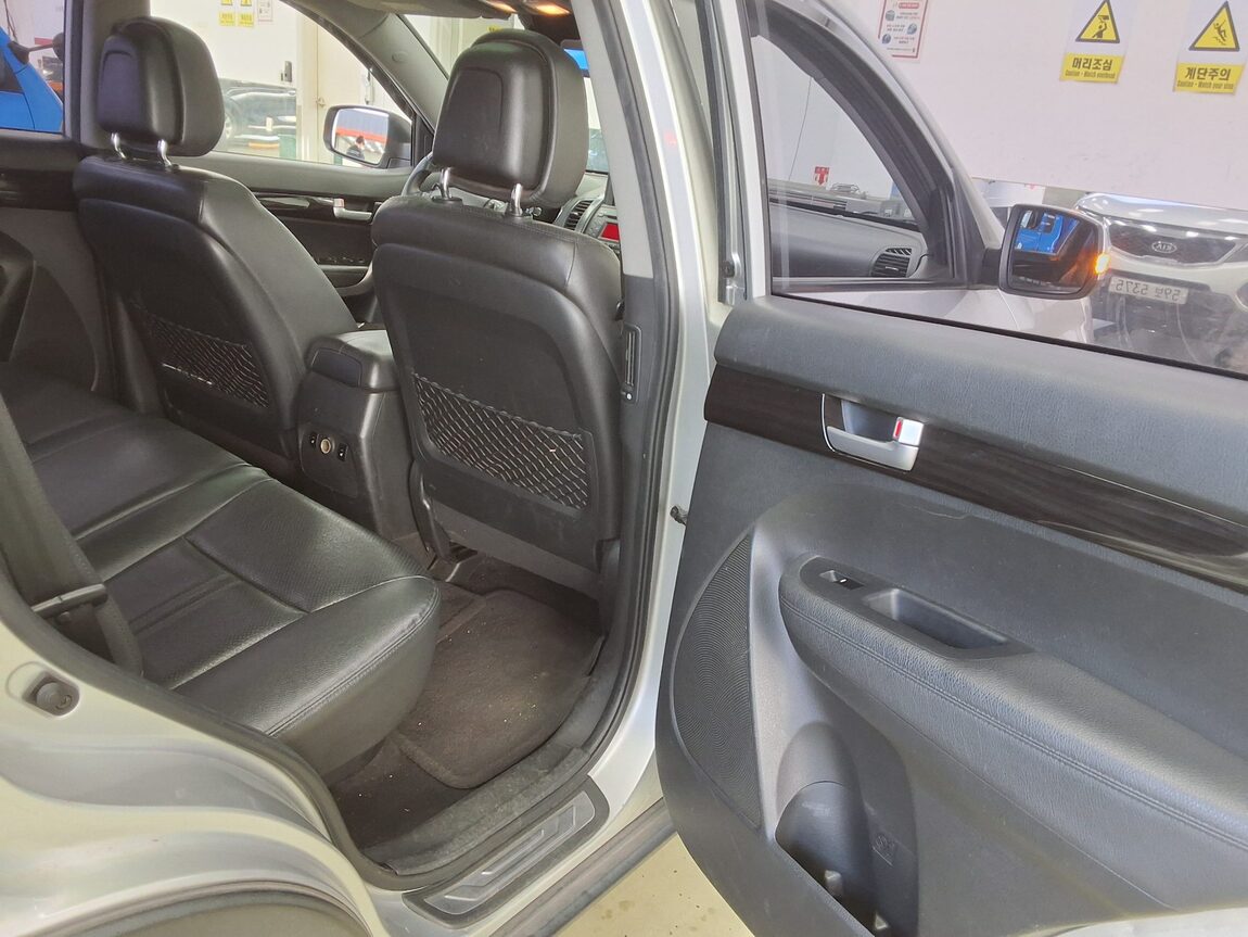KIA SORENTO R DIESEL 2.0 2WD TLX LUXURY MODEL 2010 - zdjęcie 13