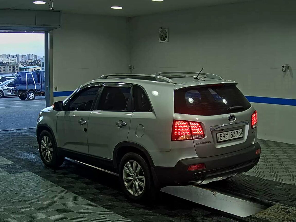 KIA SORENTO R DIESEL 2.0 2WD TLX LUXURY MODEL 2010 - zdjęcie 6