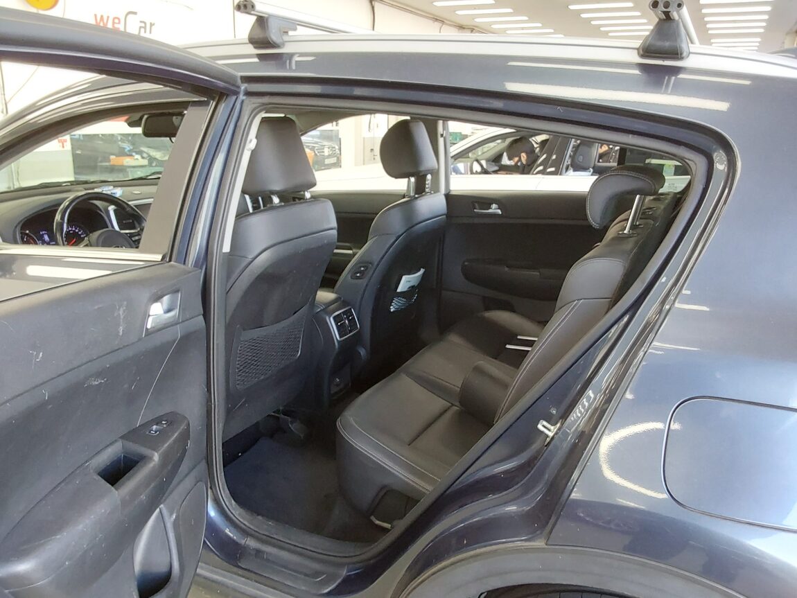 KIA SPORTAGE THE BOLD 1.6 DIESEL 2WD PRESTIGE 2020 - zdjęcie 12