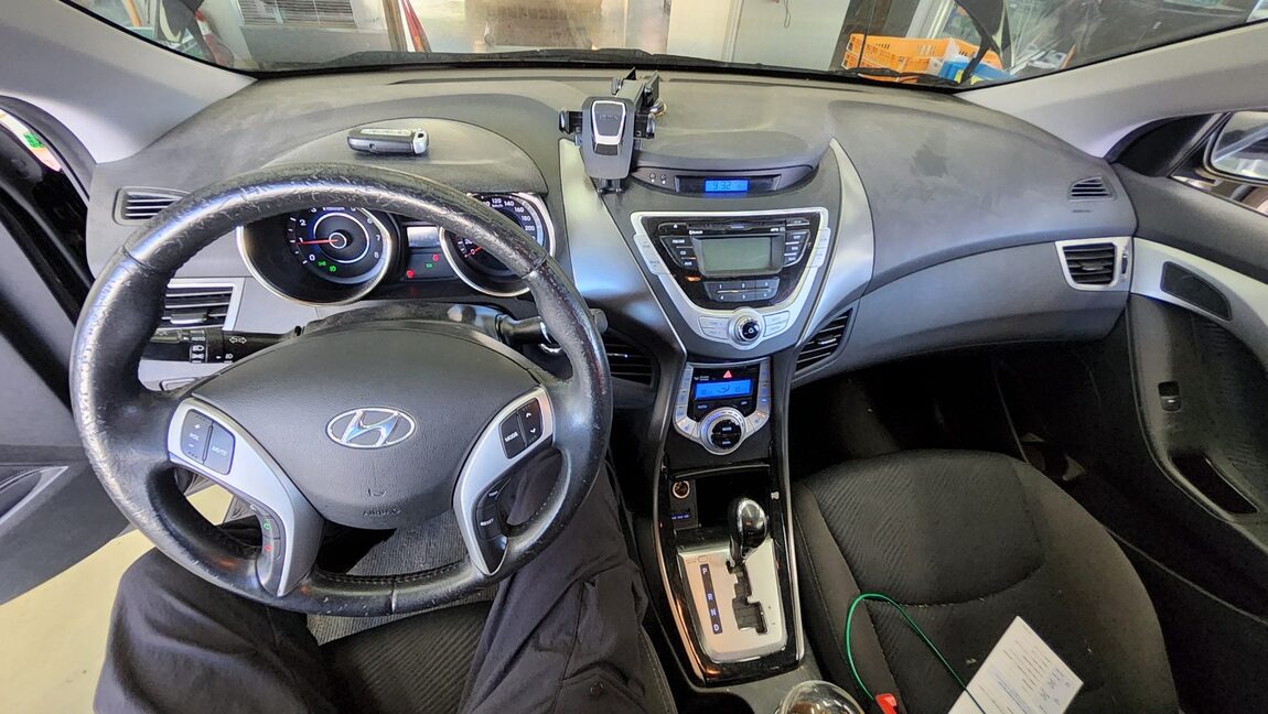 HYUNDAI AVANTE MD M16 GDi PREMIER 2011 - zdjęcie 11