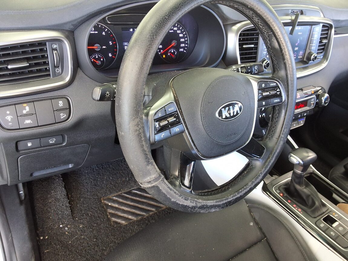 KIA THE NEW SORENTO DIESEL R2.2 2WD NOBLESSE 2020 - zdjęcie 18
