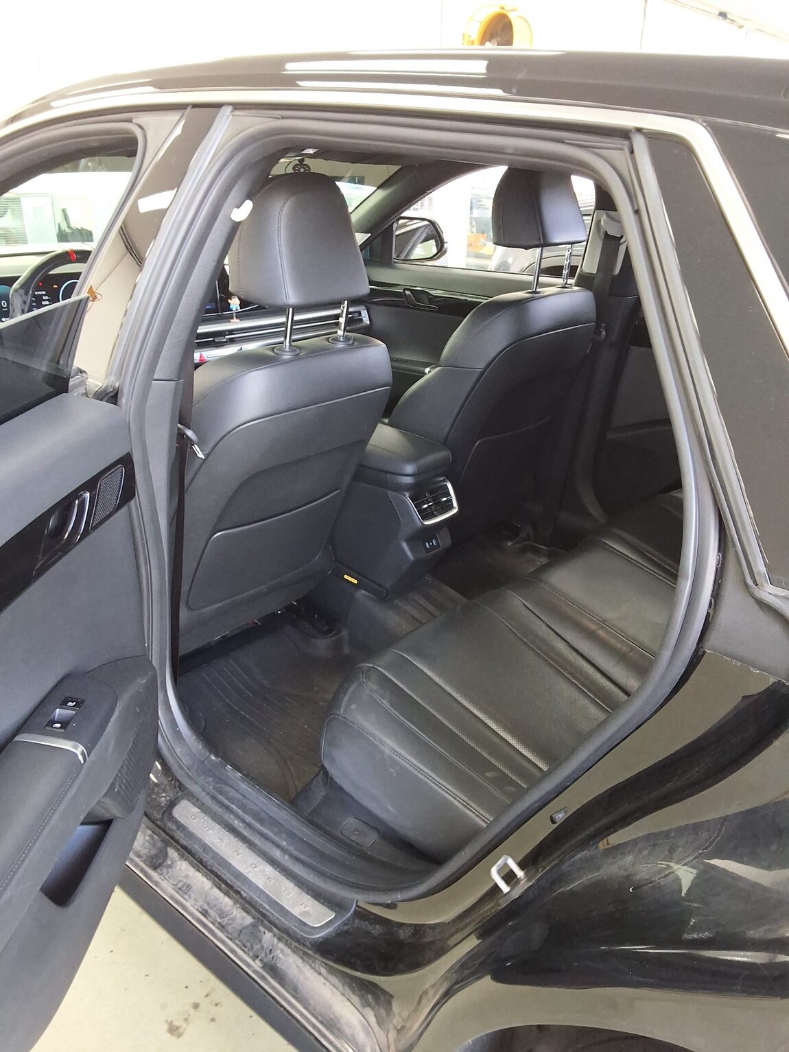 HYUNDAI THE ALL NEW GRANDEUR LPi 3.5 COMMERCIAL PREMIUM MODEL 2025 - zdjęcie 12
