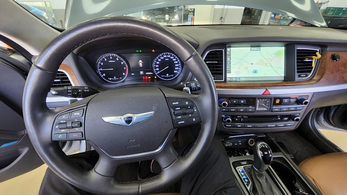 HYUNDAI GENESIS DH G380 AWD FINEST EDITION 2016 - zdjęcie 18