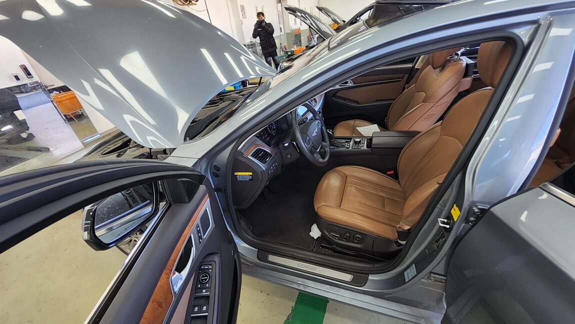 HYUNDAI GENESIS DH G380 AWD FINEST EDITION 2016 - zdjęcie 10