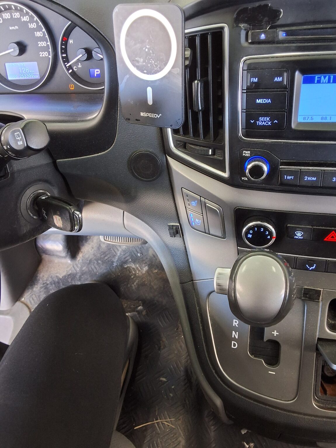 HYUNDAI THE NEW GRAND STAREX 3-SEATER DIESEL VAN SMART 2019 - zdjęcie 17