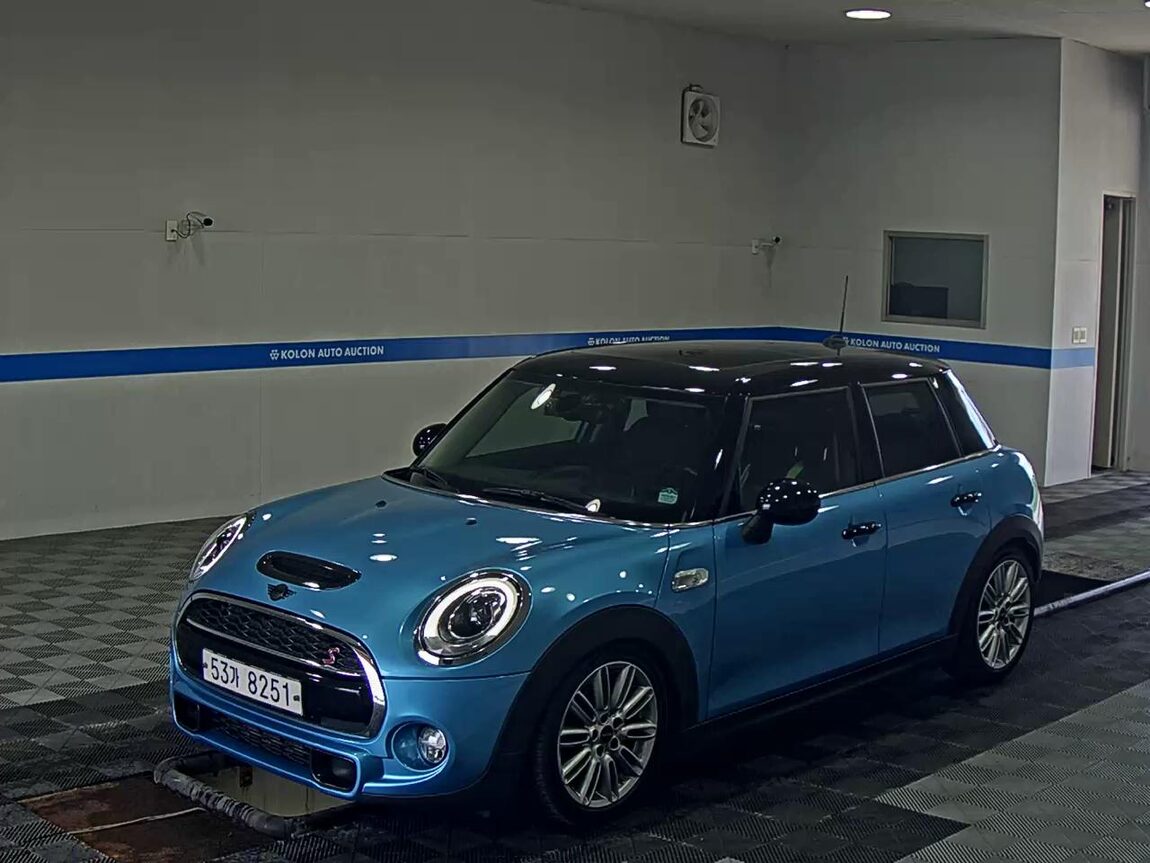 MINI COOPER (3RD GEN) 5-DOOR 2.0 S 2017 - zdjęcie 2