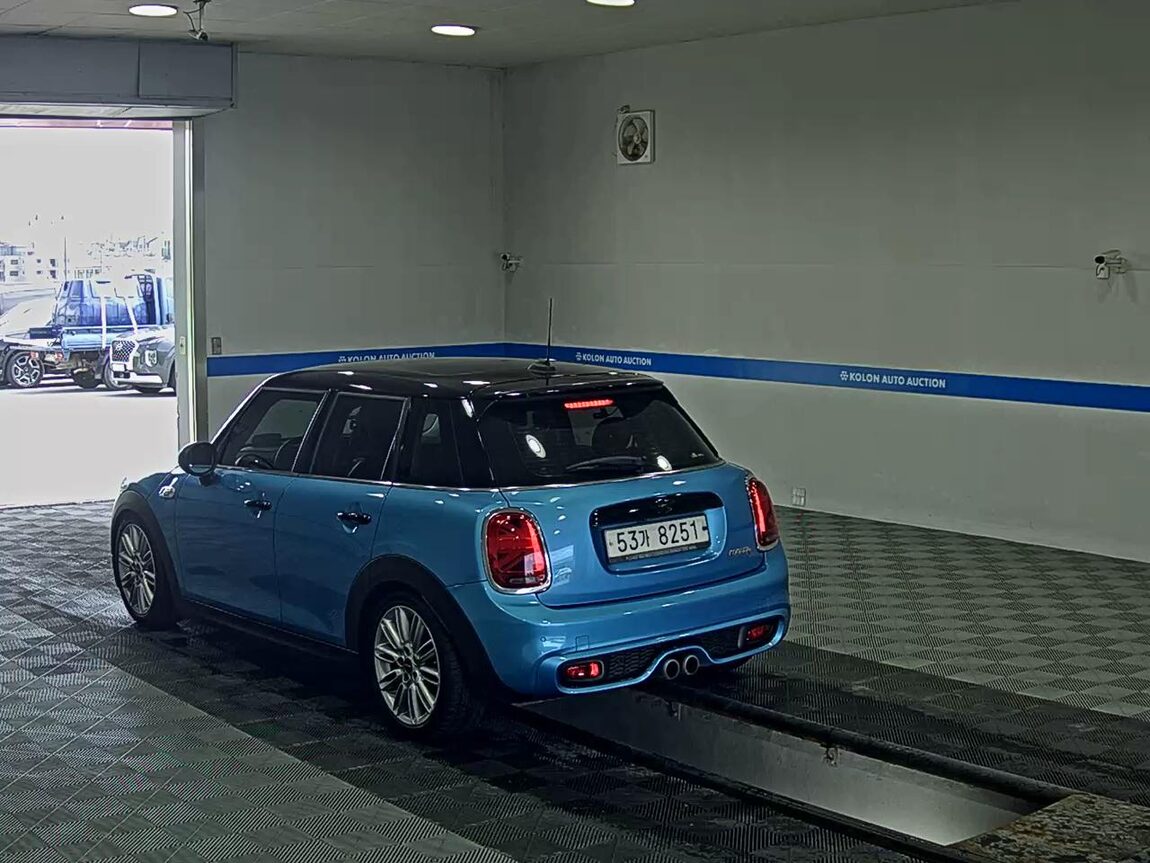 MINI COOPER (3RD GEN) 5-DOOR 2.0 S 2017 - zdjęcie 6
