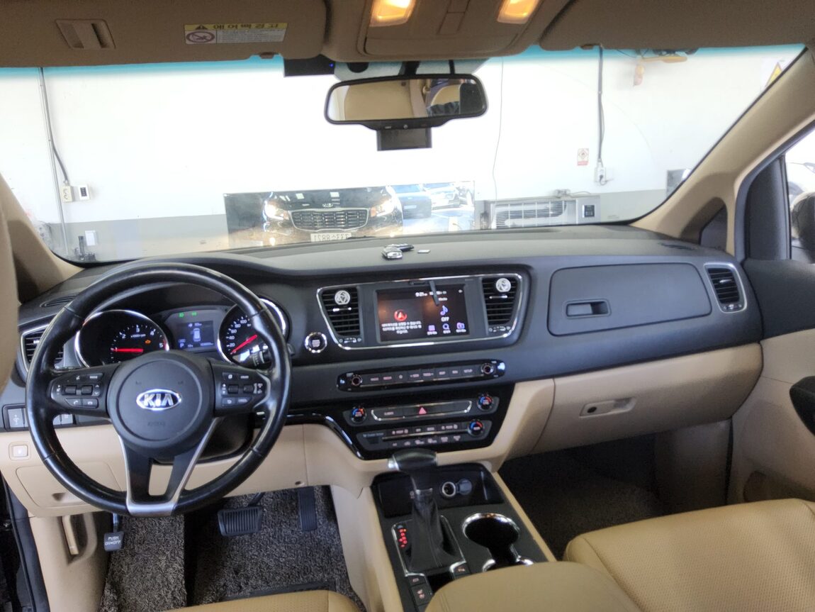 KIA THE NEW CARNIVAL 9-SEATER DIESEL LUXURY 2019 - zdjęcie 11