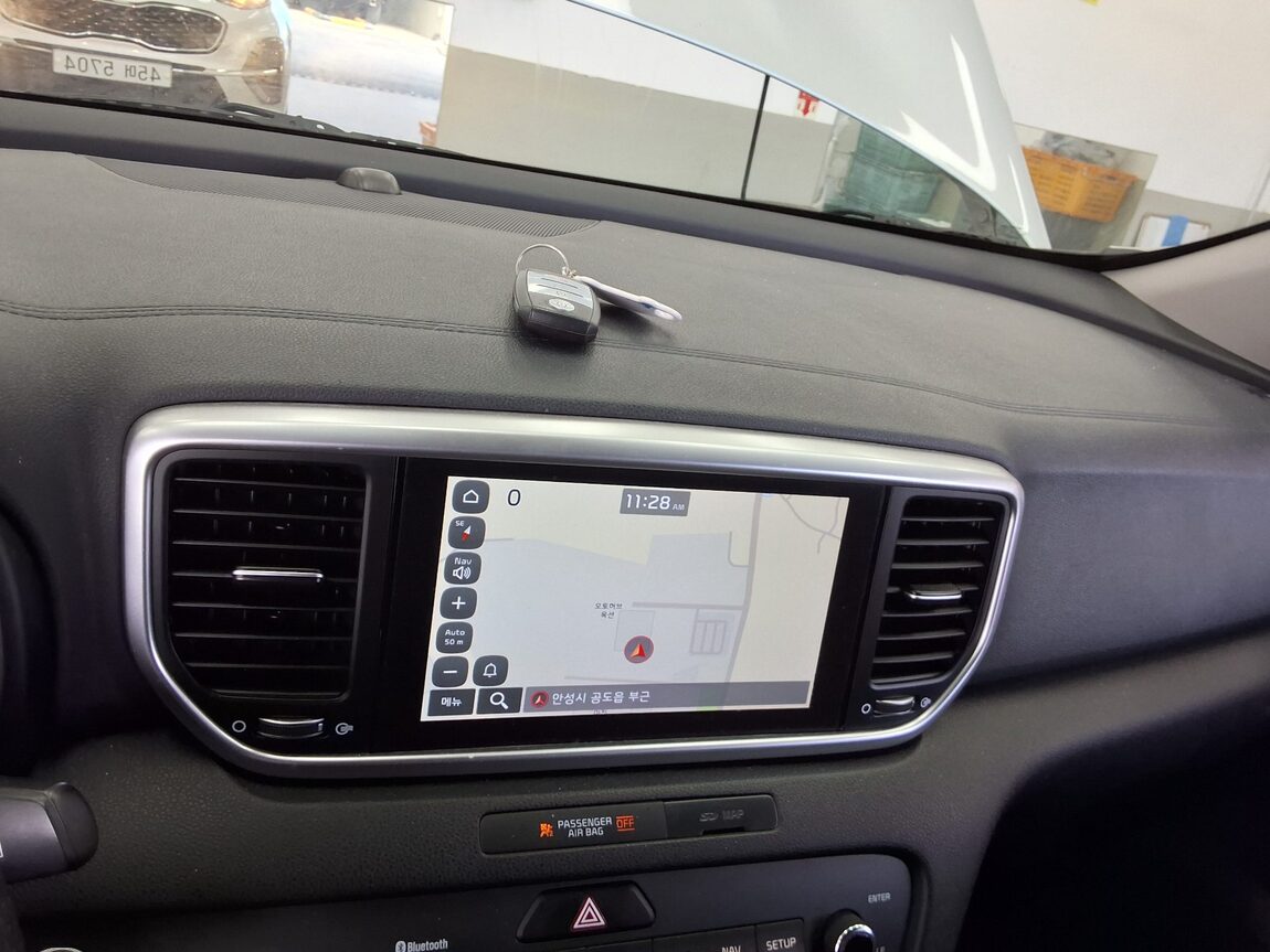 KIA SPORTAGE THE BOLD R2.0 DIESEL 2WD PRESTIGE 2019 - zdjęcie 17