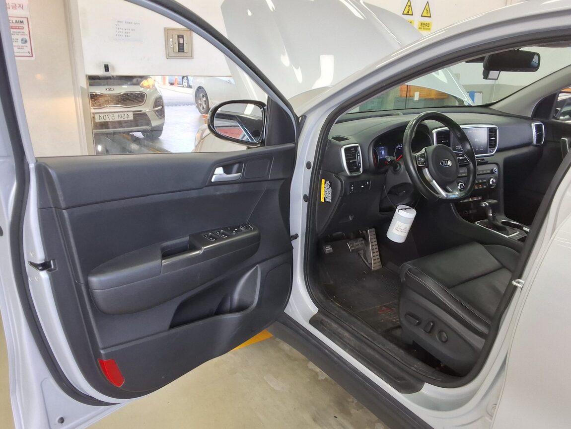 KIA SPORTAGE THE BOLD R2.0 DIESEL 2WD PRESTIGE 2019 - zdjęcie 10