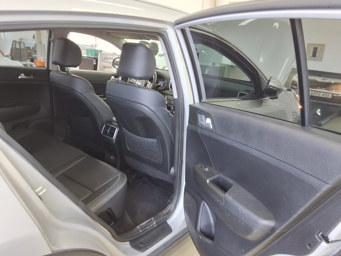 KIA SPORTAGE THE BOLD R2.0 DIESEL 2WD PRESTIGE 2019 - zdjęcie 13