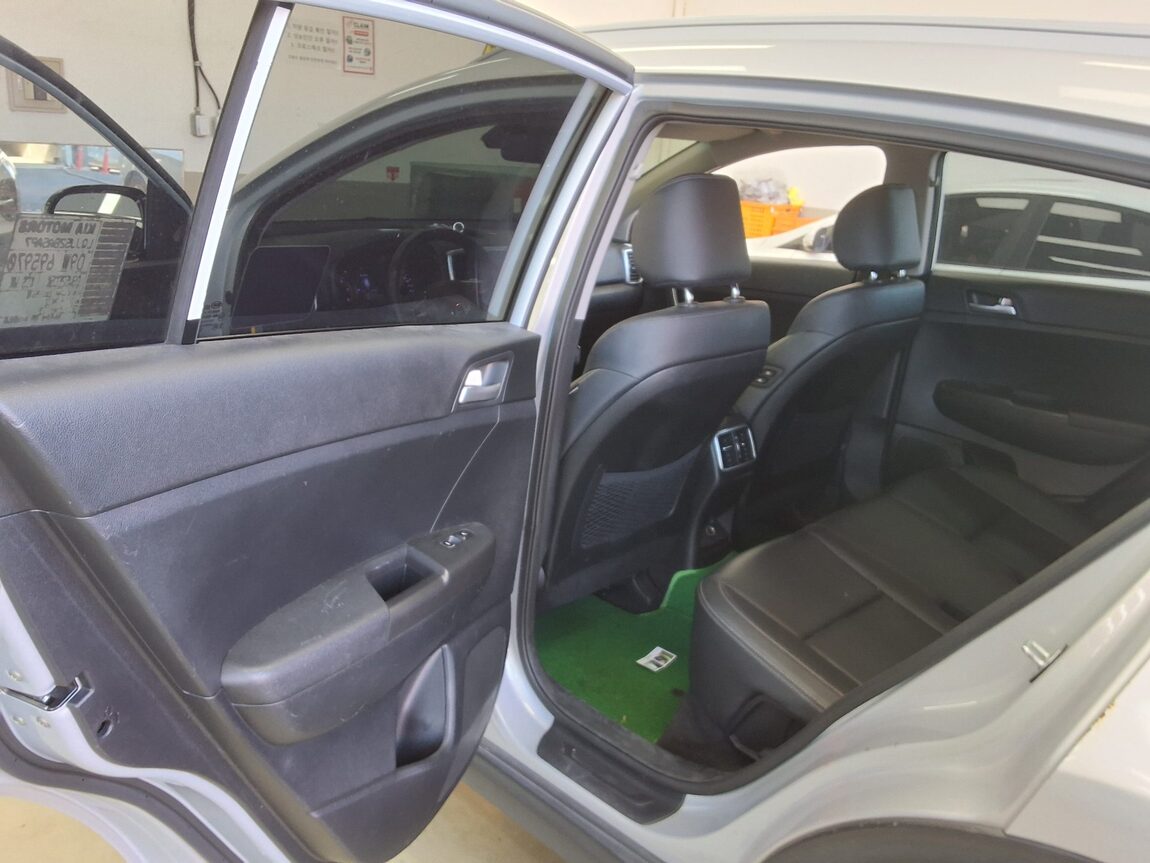 KIA SPORTAGE THE BOLD R2.0 DIESEL 4WD PRESTIGE 2019 - zdjęcie 12
