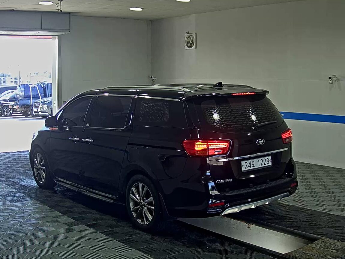 KIA THE NEW CARNIVAL 9-SEATER DIESEL NOBLESSE SPECIAL 2019 - zdjęcie 6
