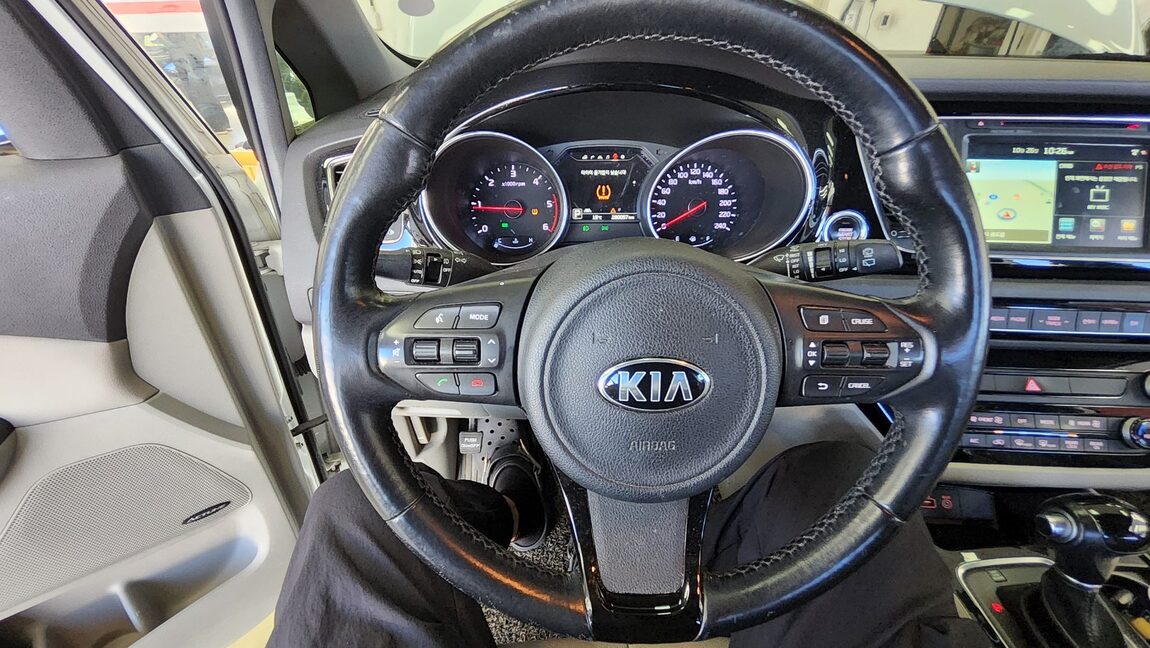 KIA ALL NEW CARNIVAL 9-SEATER DIESEL NOBLESSE 2015 - zdjęcie 17