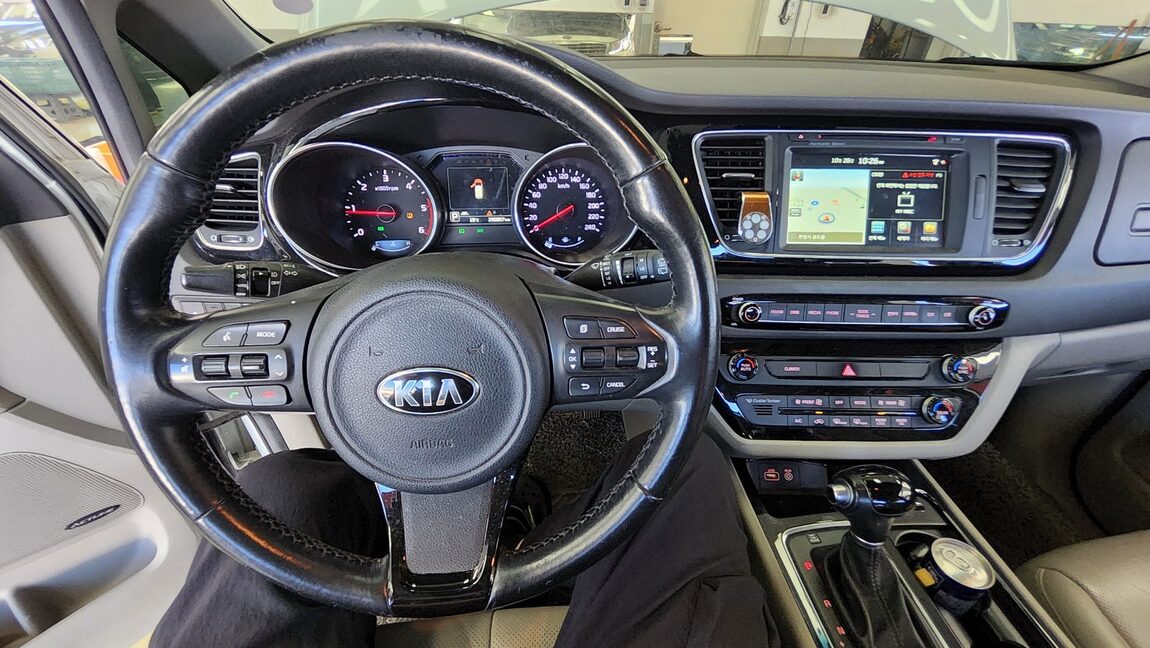 KIA ALL NEW CARNIVAL 9-SEATER DIESEL NOBLESSE 2015 - zdjęcie 18