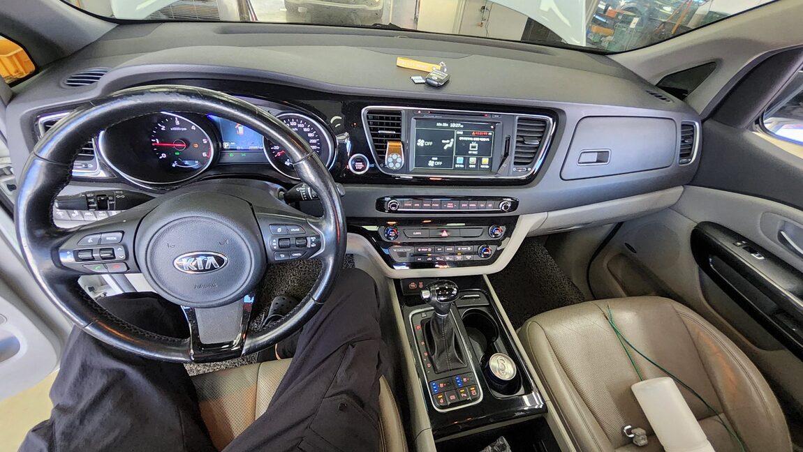 KIA ALL NEW CARNIVAL 9-SEATER DIESEL NOBLESSE 2015 - zdjęcie 11