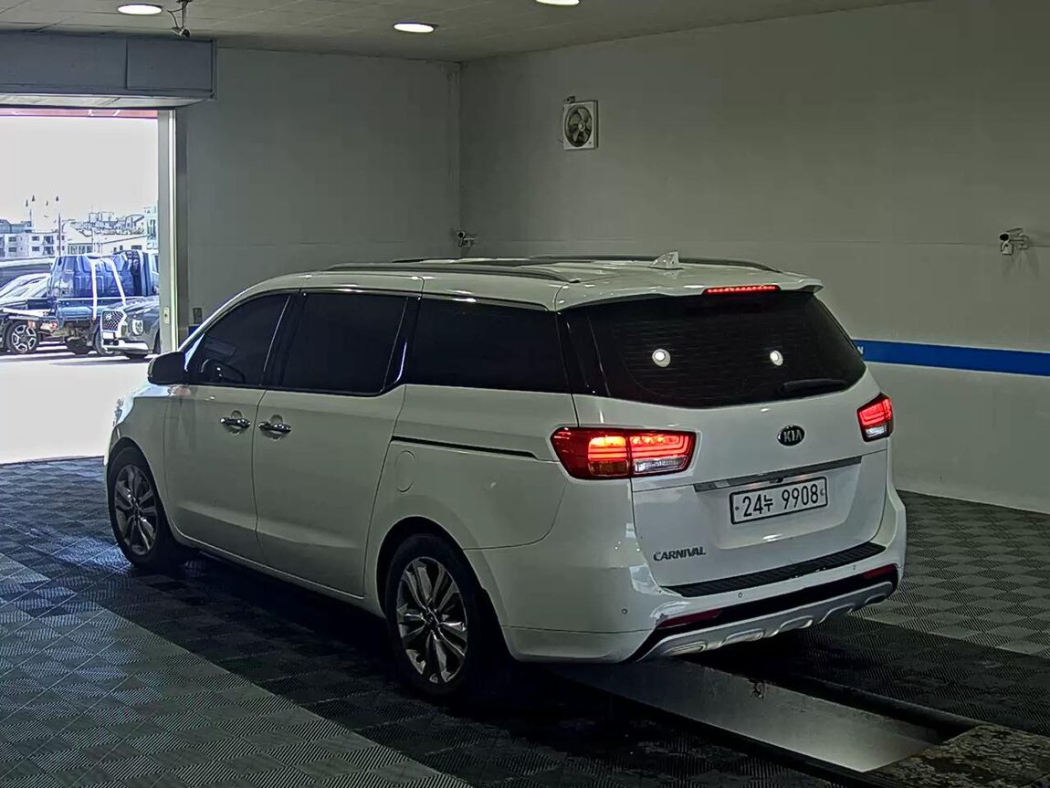 KIA ALL NEW CARNIVAL 9-SEATER DIESEL NOBLESSE 2015 - zdjęcie 6