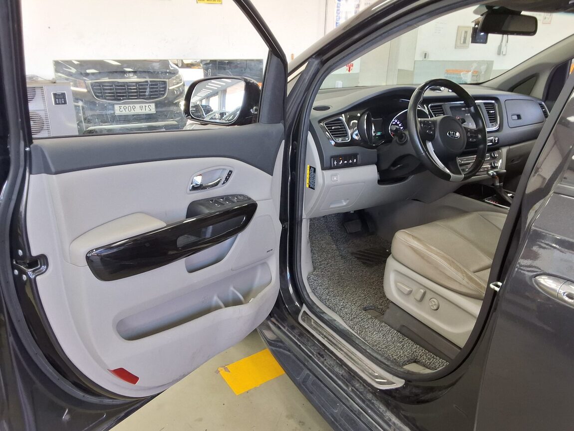 KIA THE NEW CARNIVAL 9-SEATER GASOLINE NOBLESSE SPECIAL 2019 - zdjęcie 10