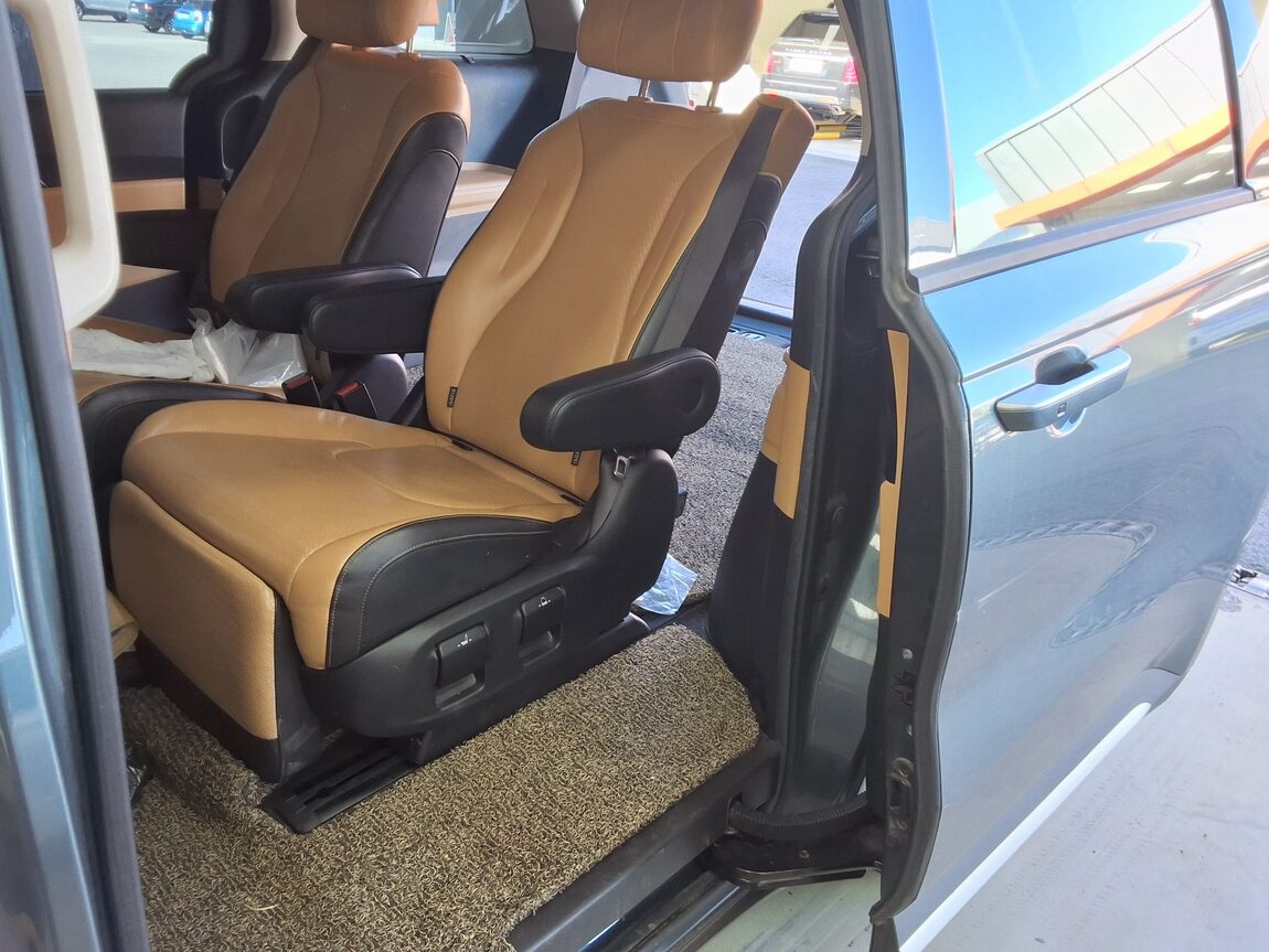 KIA NEW CARNIVAL (KA4) 7-SEATER DIESEL SIGNATURE 2021 - zdjęcie 12