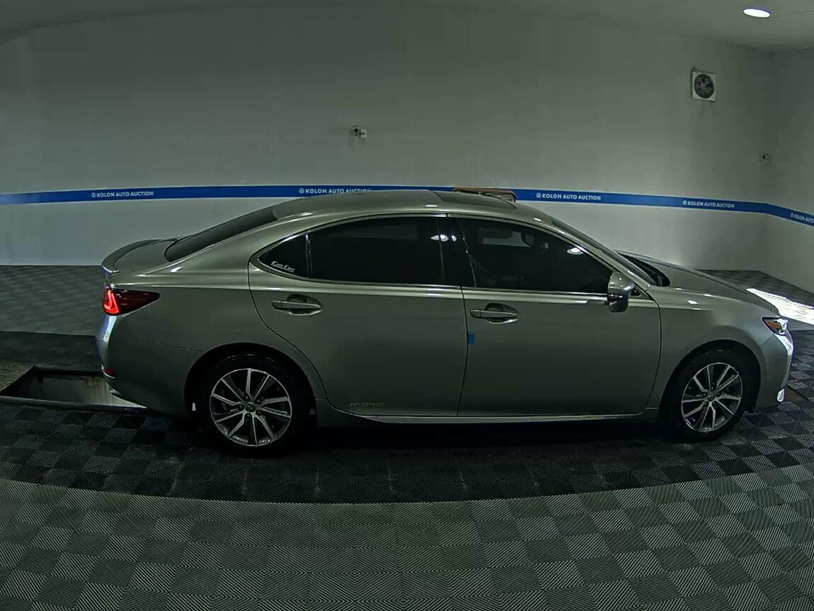 LEXUS ES (6TH GEN) 300h 2017 - zdjęcie 4