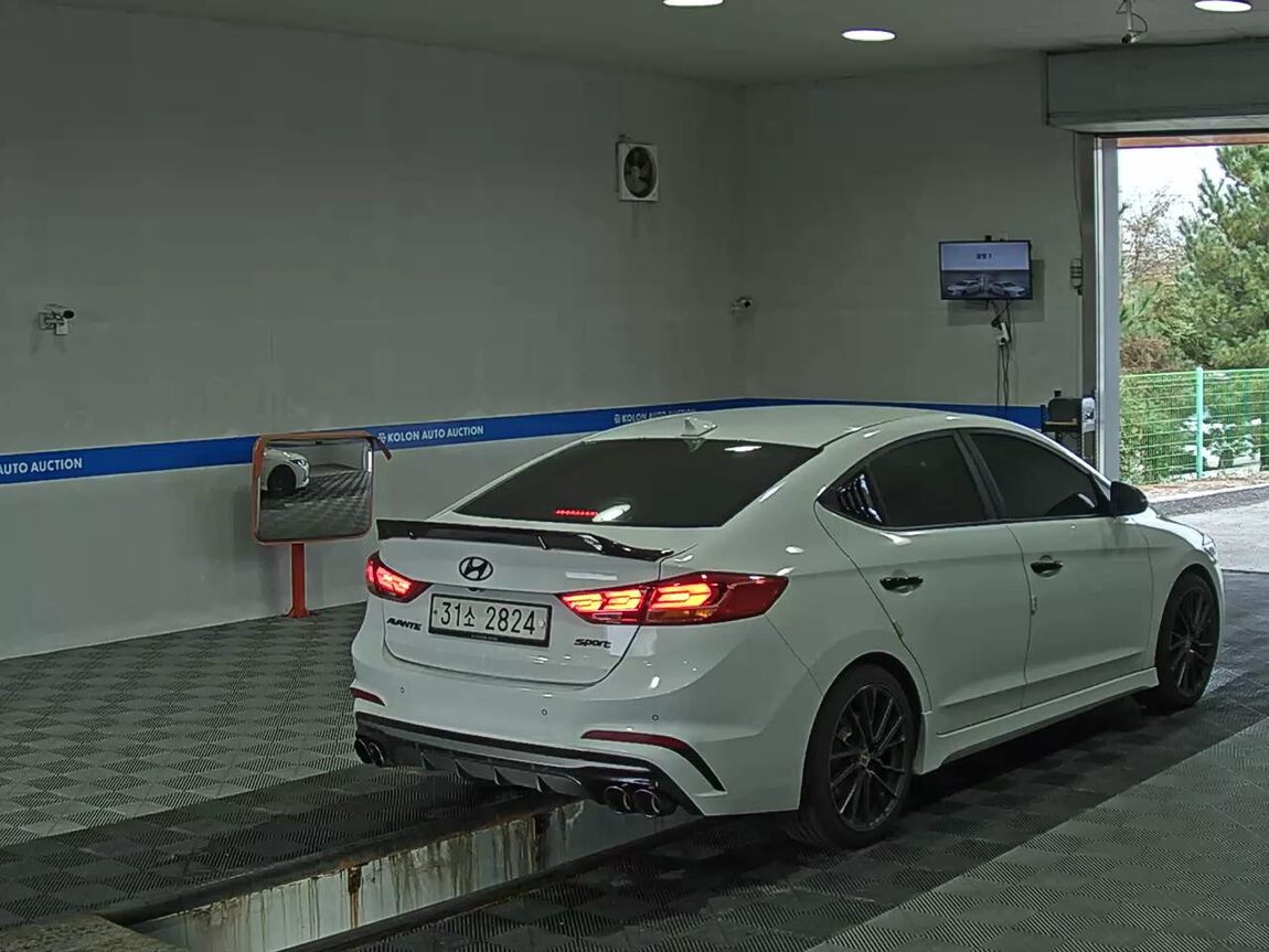 HYUNDAI AVANTE AD 1.6 TURBO SPORTS 2018 - zdjęcie 5