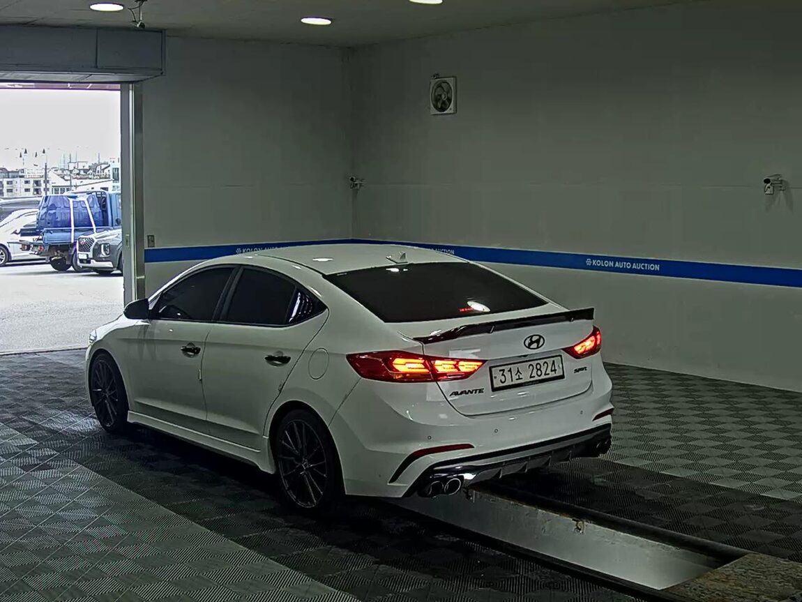HYUNDAI AVANTE AD 1.6 TURBO SPORTS 2018 - zdjęcie 6