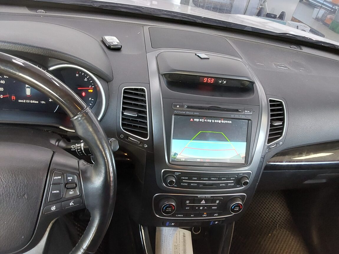 KIA NEW SORENTO R R2.0 2WD LIMITED 2013 - zdjęcie 17