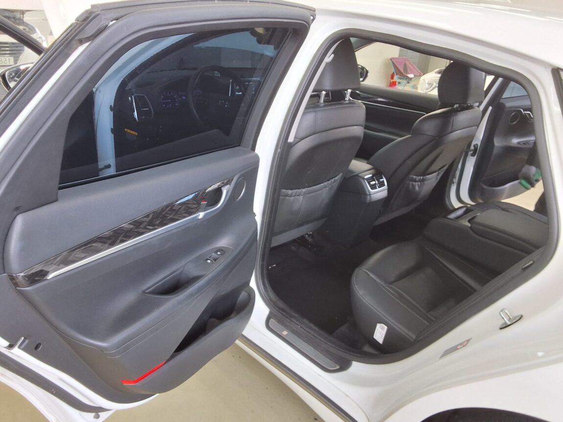 HYUNDAI GRANDEUR IG 2.4 GDi PREMIUM 2019 - zdjęcie 12
