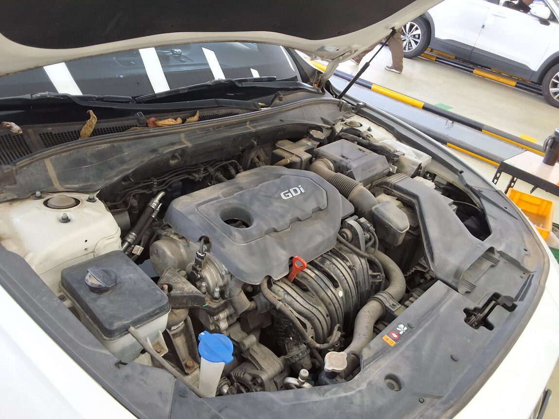 HYUNDAI GRANDEUR IG 2.4 GDi PREMIUM 2019 - zdjęcie 19