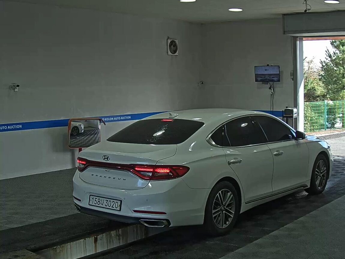HYUNDAI GRANDEUR IG 2.4 GDi PREMIUM 2019 - zdjęcie 5