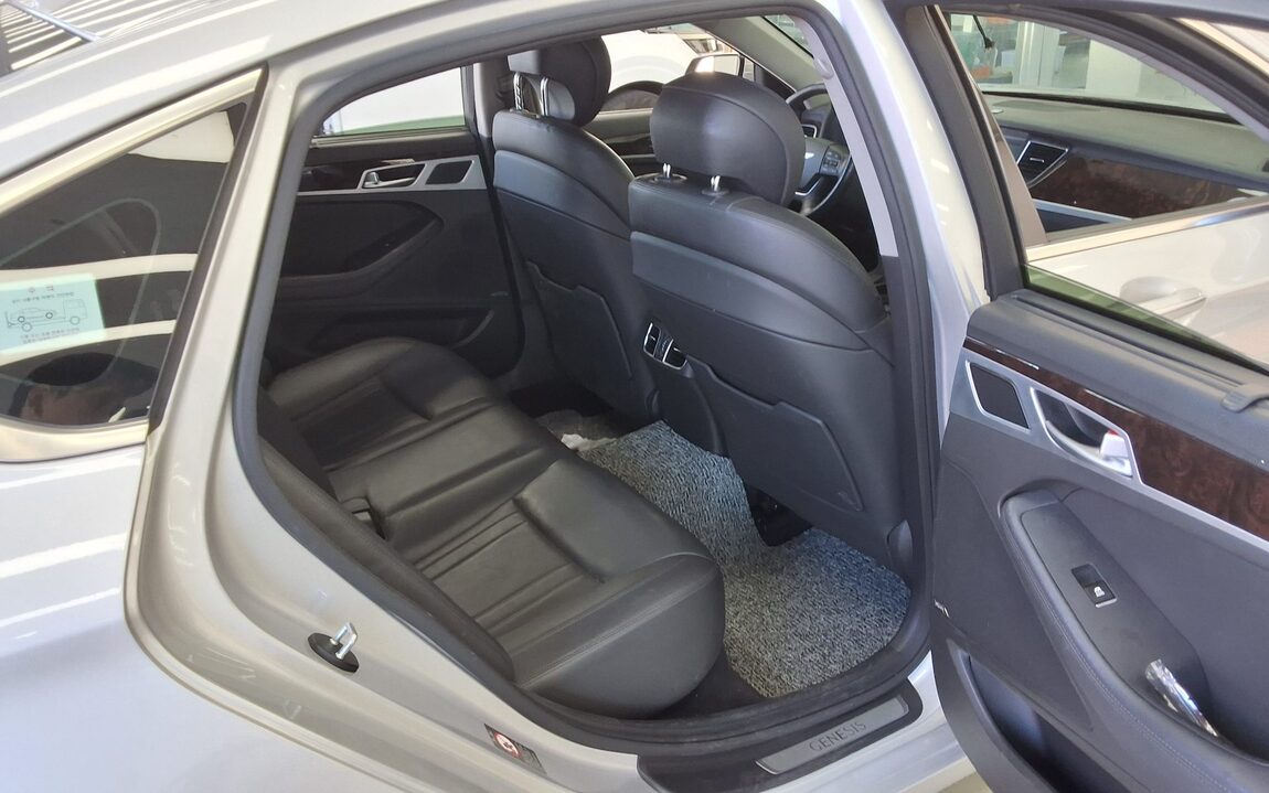HYUNDAI GENESIS DH G330 AWD PREMIUM 2015 - zdjęcie 13