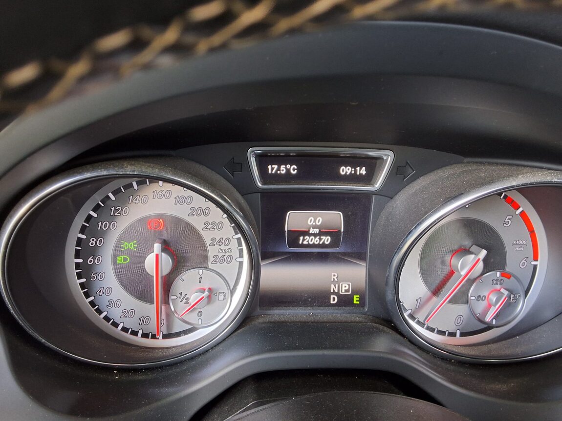 MERCEDES-BENZ CLA-CLASS CLA200 CDI NAVI PACK 2015 - zdjęcie 9