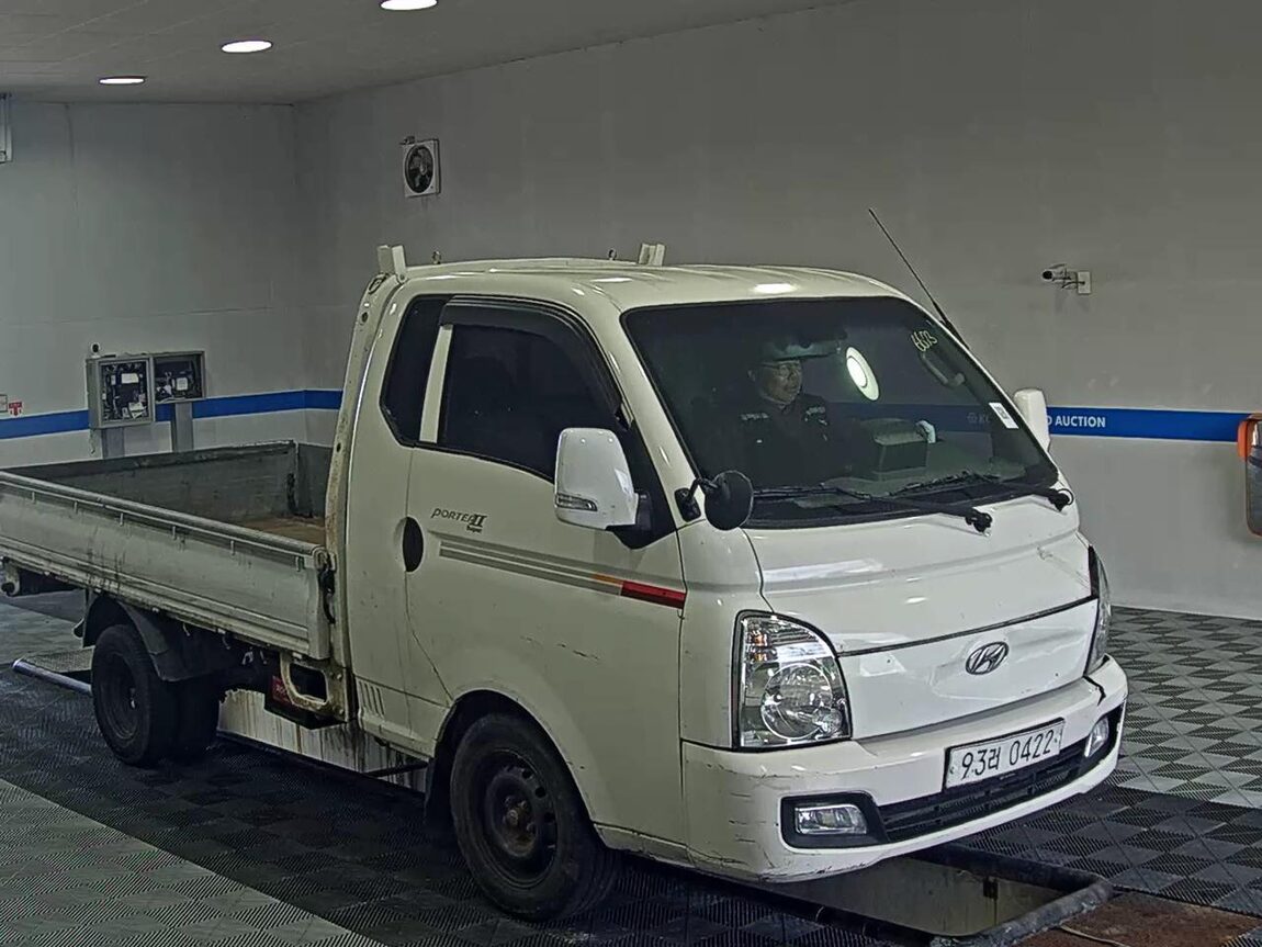 HYUNDAI PORTER II CRDi SUPER CAB EXTRA LONG WHEELBASE PREMIUM 2018 - zdjęcie 3