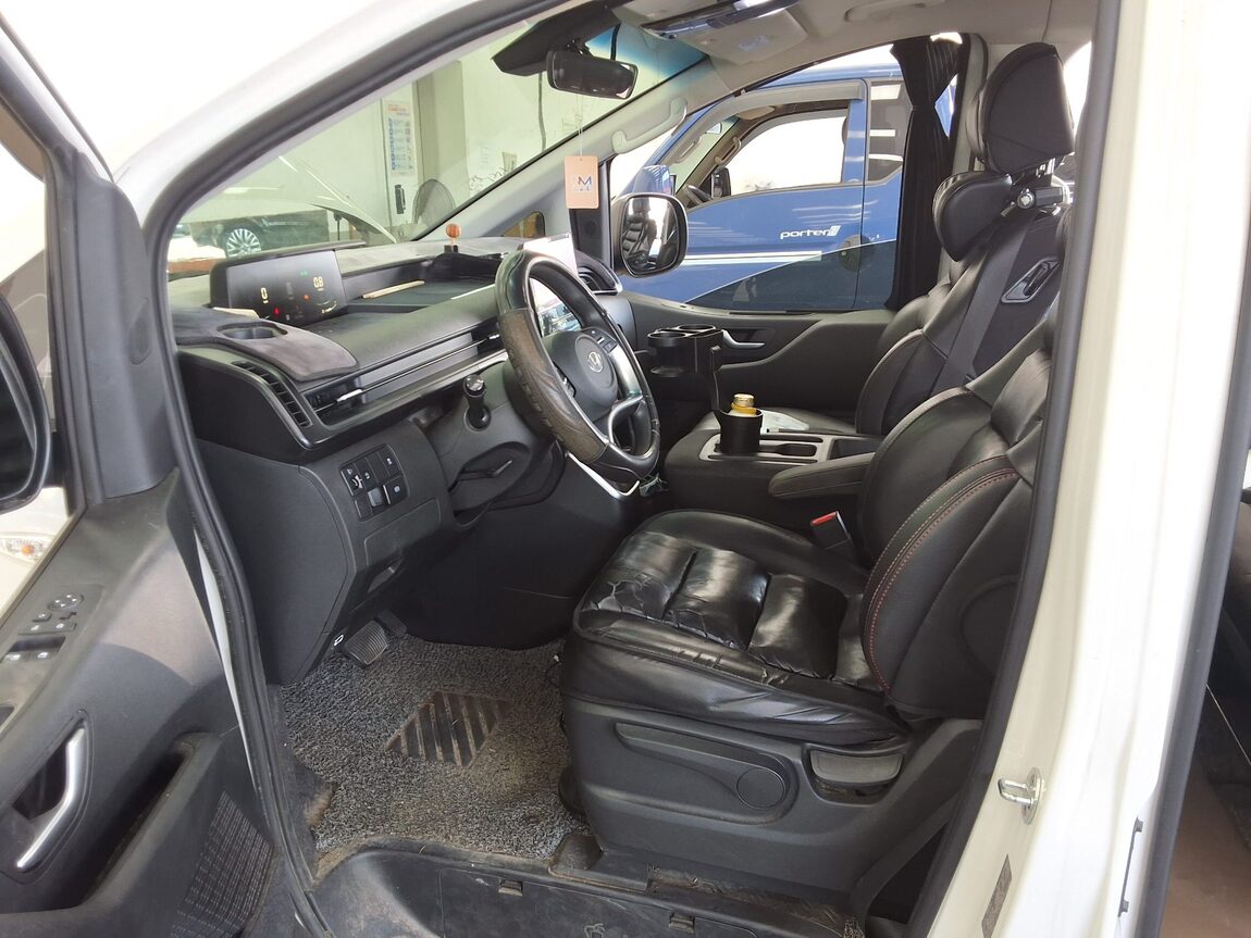 HYUNDAI STARIA 2.2 DIESEL TOURER 11-SEATER 2WD SMART 2022 - zdjęcie 10