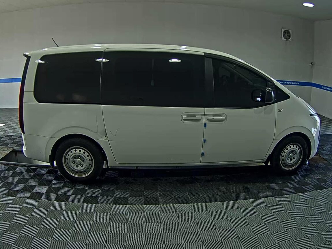 HYUNDAI STARIA 2.2 DIESEL TOURER 11-SEATER 2WD SMART 2022 - zdjęcie 4
