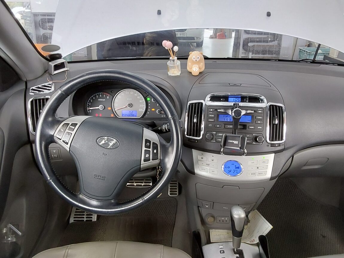 HYUNDAI AVANTE HD 1.6 VVT S16 LUXURY 2007 - zdjęcie 11