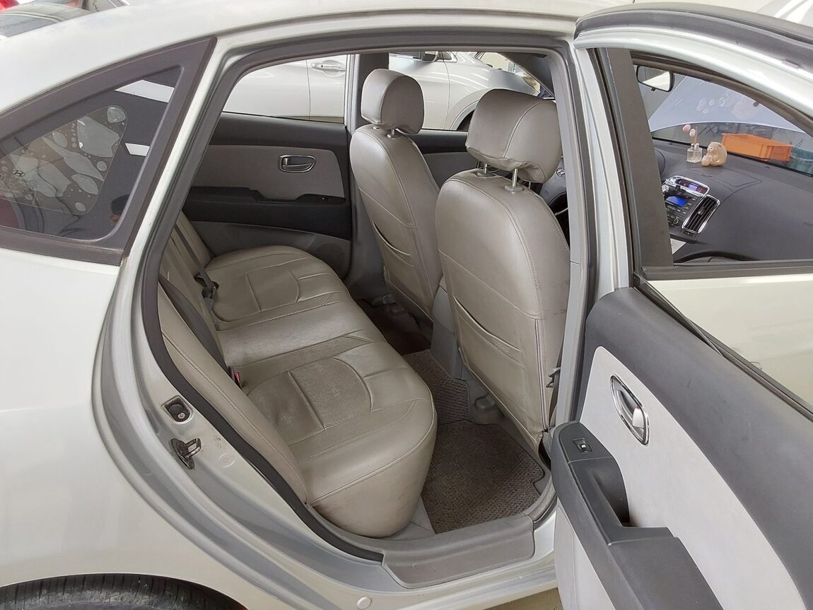 HYUNDAI AVANTE HD 1.6 VVT S16 LUXURY 2007 - zdjęcie 13