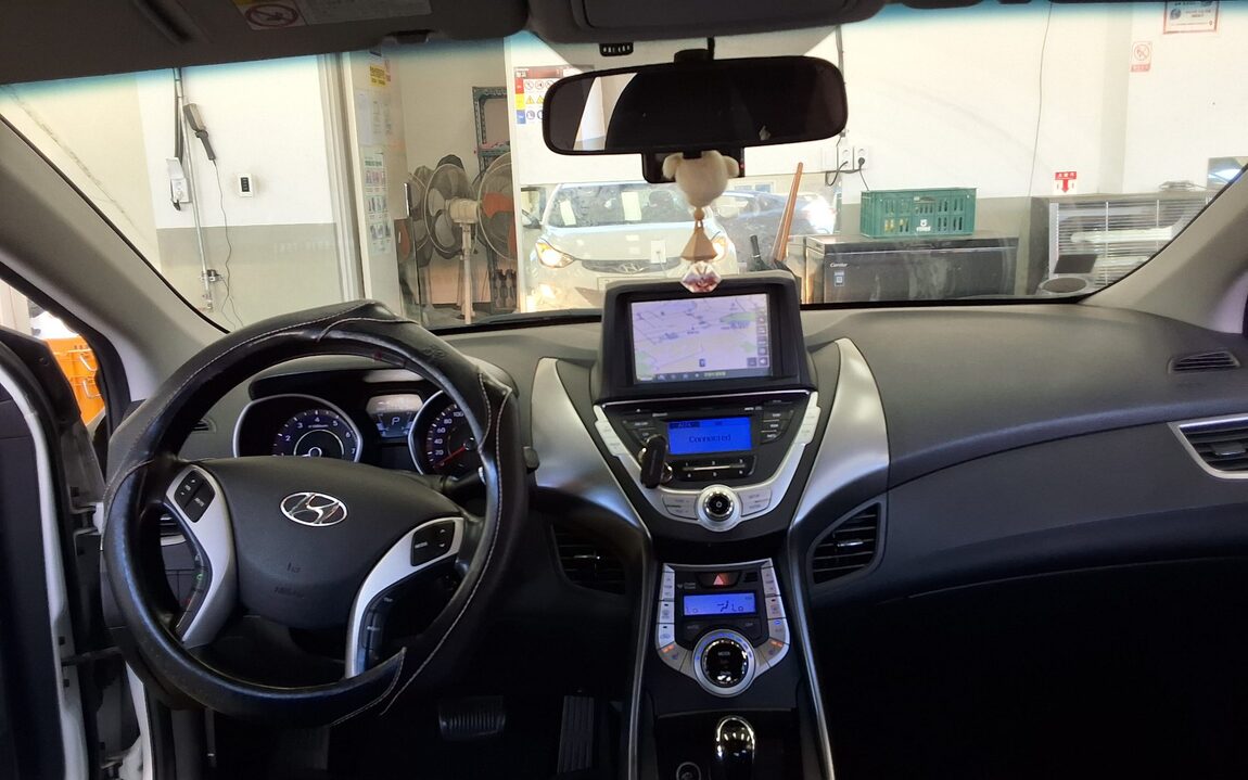 HYUNDAI AVANTE MD M16 GDi LUXURY 2011 - zdjęcie 11