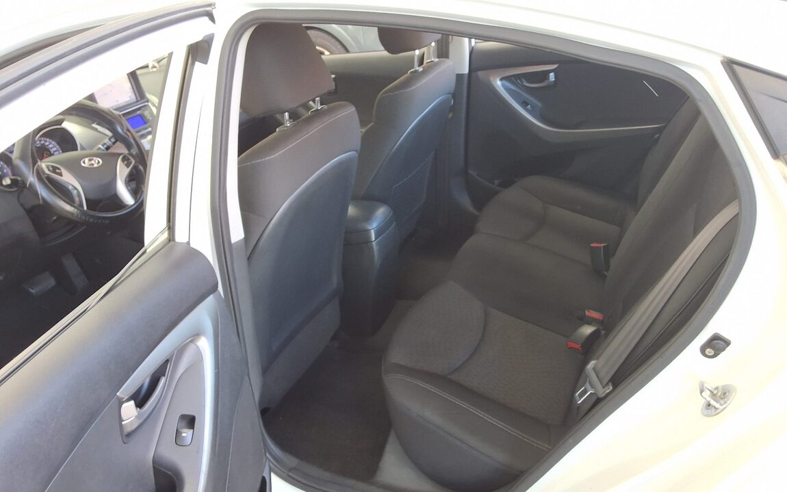 HYUNDAI AVANTE MD M16 GDi LUXURY 2011 - zdjęcie 12