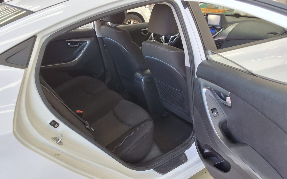 HYUNDAI AVANTE MD M16 GDi LUXURY 2011 - zdjęcie 13