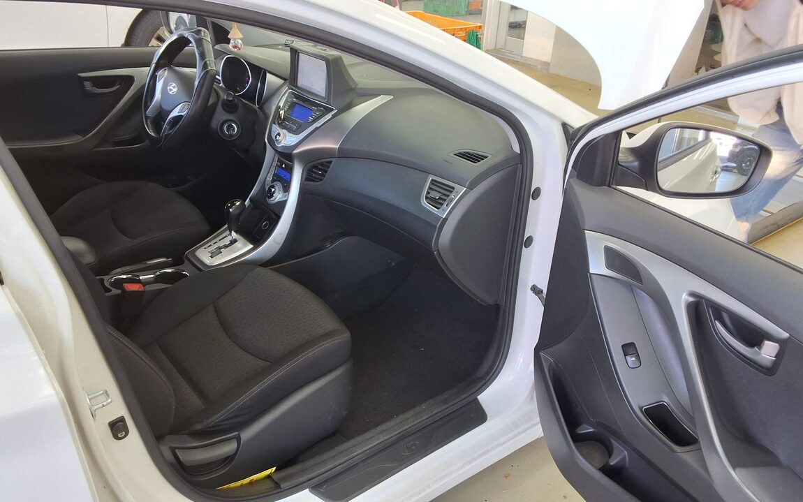 HYUNDAI AVANTE MD M16 GDi LUXURY 2011 - zdjęcie 14