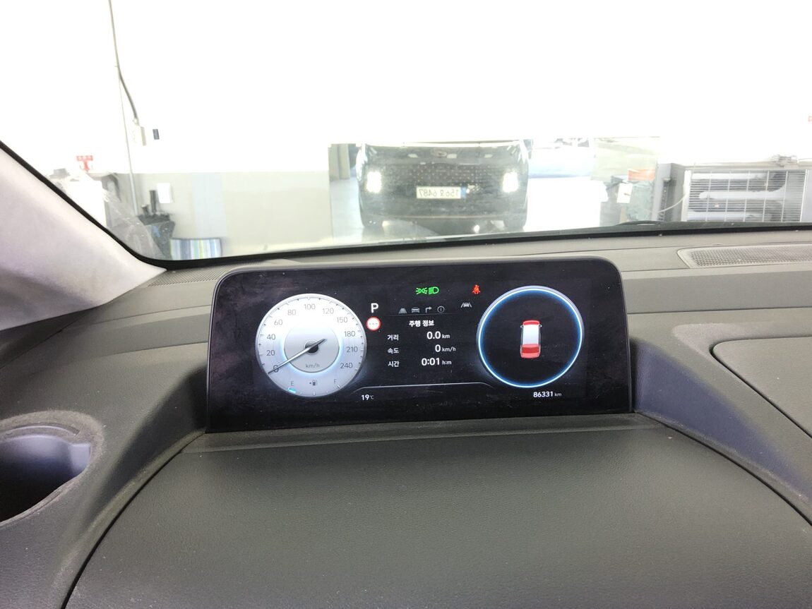 HYUNDAI STARIA 3.5 LPG LOUNGE 9-SEATER INSPIRATION 2022 - zdjęcie 9