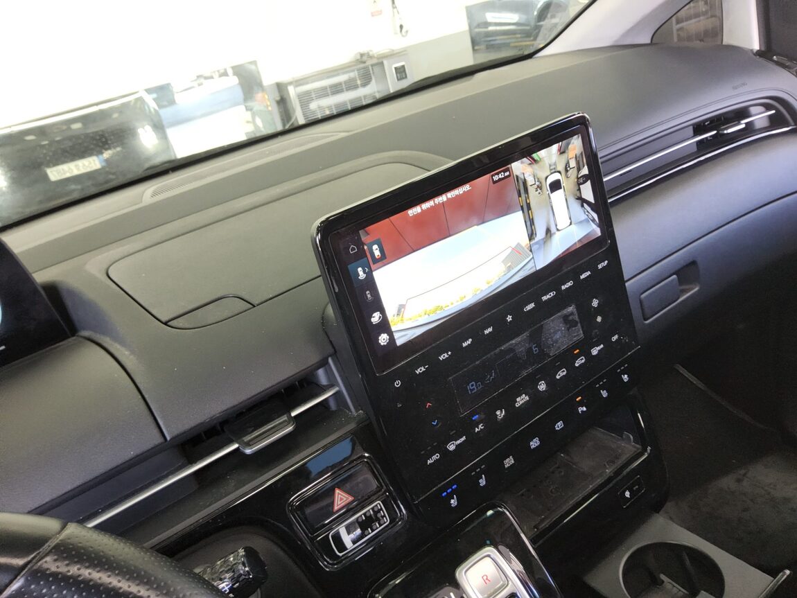 HYUNDAI STARIA 3.5 LPG LOUNGE 9-SEATER INSPIRATION 2022 - zdjęcie 18