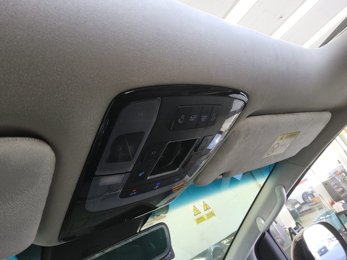 HYUNDAI STARIA 3.5 LPG LOUNGE 9-SEATER INSPIRATION 2022 - zdjęcie 19