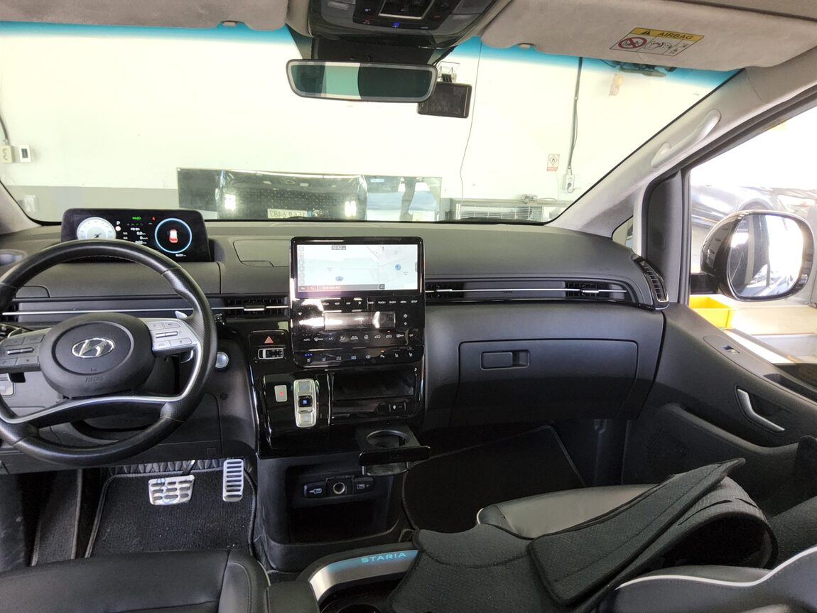 HYUNDAI STARIA 3.5 LPG LOUNGE 9-SEATER INSPIRATION 2022 - zdjęcie 11