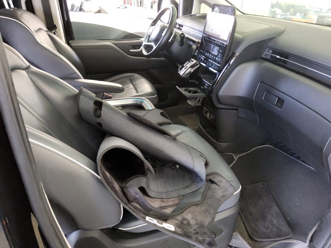 HYUNDAI STARIA 3.5 LPG LOUNGE 9-SEATER INSPIRATION 2022 - zdjęcie 14