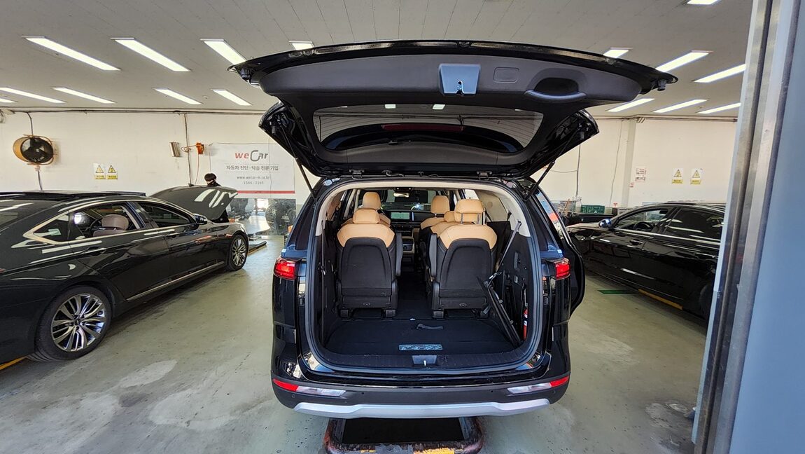 KIA NEW CARNIVAL (KA4) 9-SEATER DIESEL PRESTIGE 2023 - zdjęcie 15